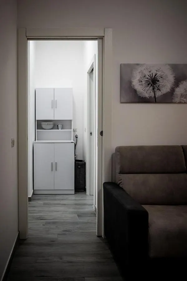 Апартаменты L'Arche Lodovico Il Moro - House On The Navigli River Милан Италия
