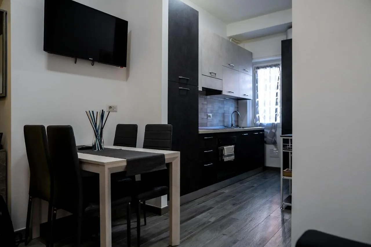 L'Arche Lodovico Il Moro - House On The Navigli River Milan 0*,  Italy